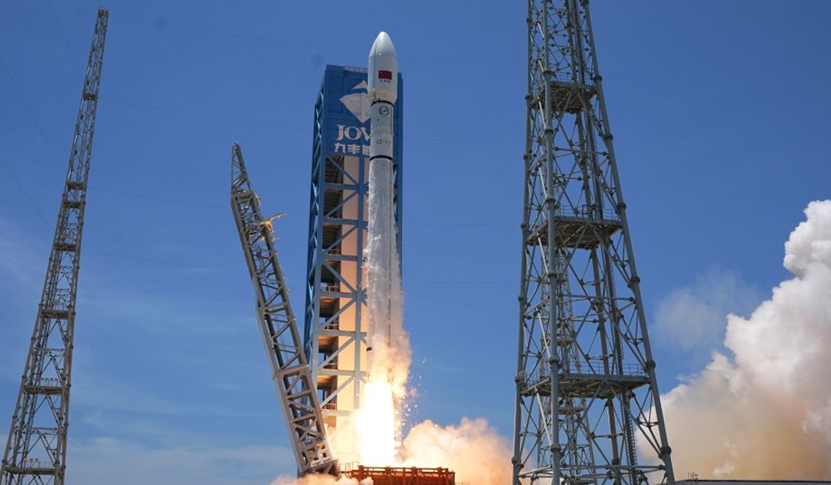 China Launches 24th Group of Low-Orbit Internet Satellites Into Space
